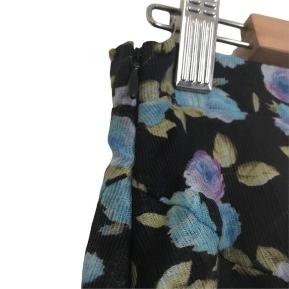 American Eagle Studio Floral Print Tiered Mini Skirt Size Small NWOT - Picture 4 of 5